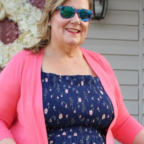 NEW NWOT Plus Size Old Navy Cami Smocked Flowered Sundress Sz XXL Sixe 20 - Picture 2 of 7